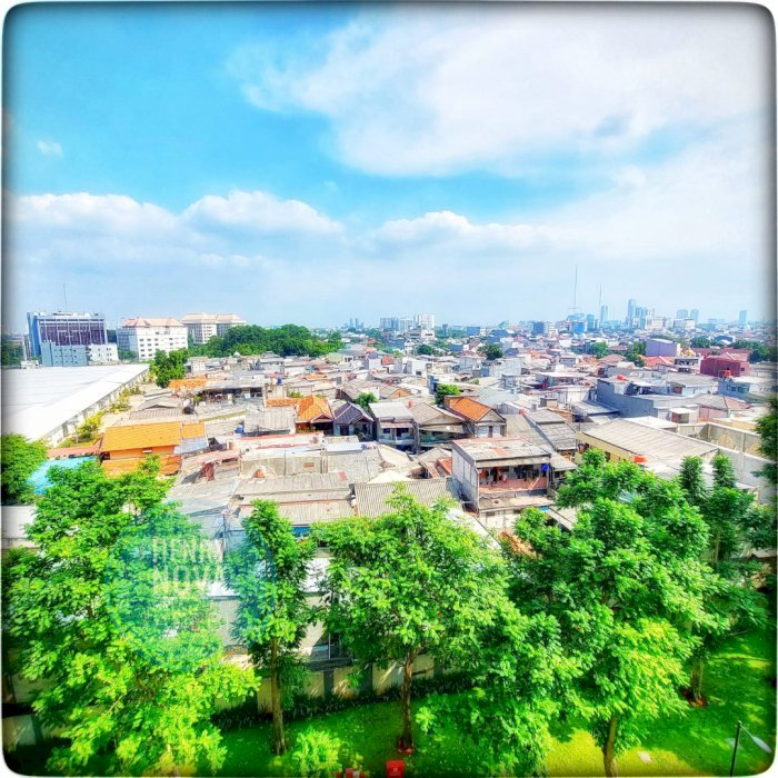 Taman Anggrek Residence Unit 3BR Semi Furnish City View