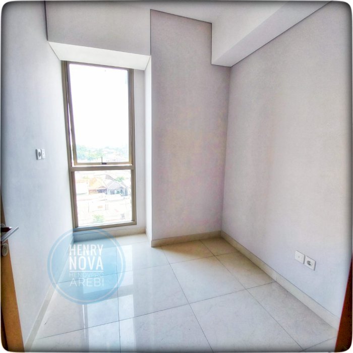 Taman Anggrek Residence Unit 3BR Semi Furnish City View