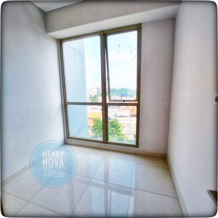 Taman Anggrek Residence Unit 3BR Semi Furnish City View