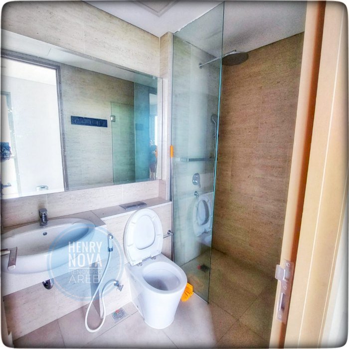 Taman Anggrek Residence Unit 3BR Semi Furnish City View