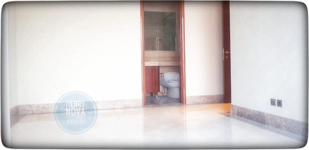 Apartment District 8 Unit 4+1 BR Best City View