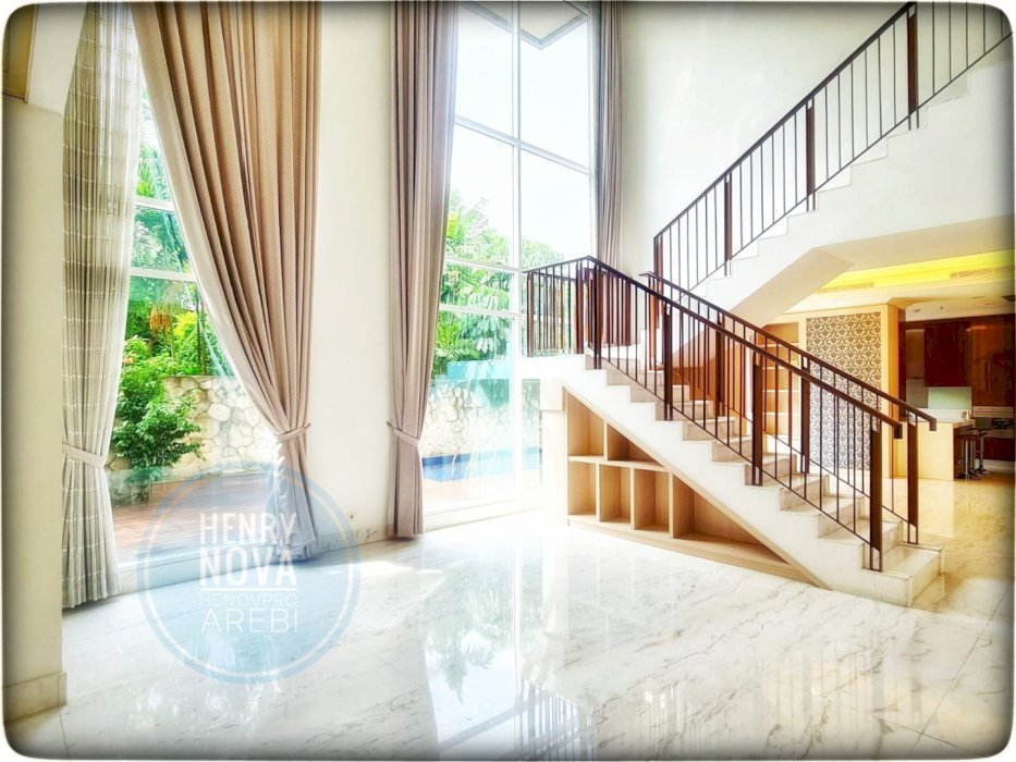 Botanica Apartment Town House Private Pool Dekat Binus University