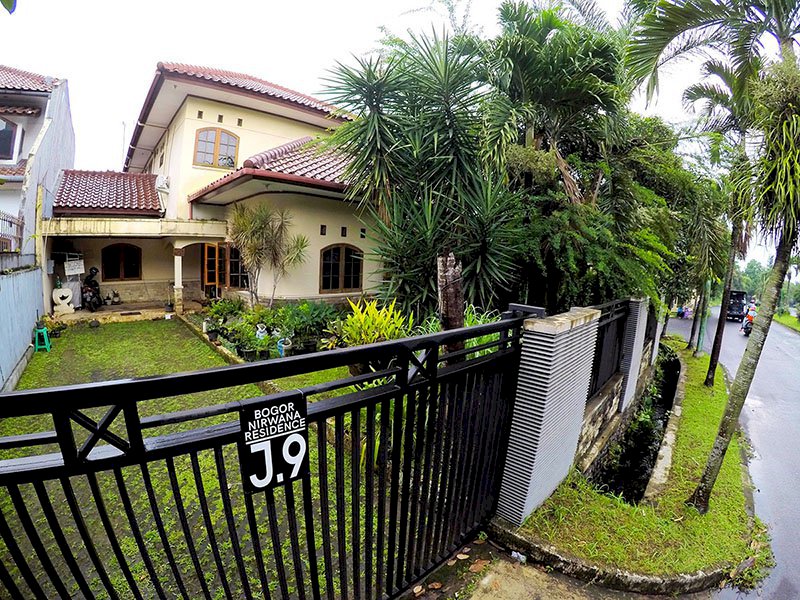 Bisa nego. Rumah 2 lantai (SHM) di jalan utama Bogor Nirwana Residence