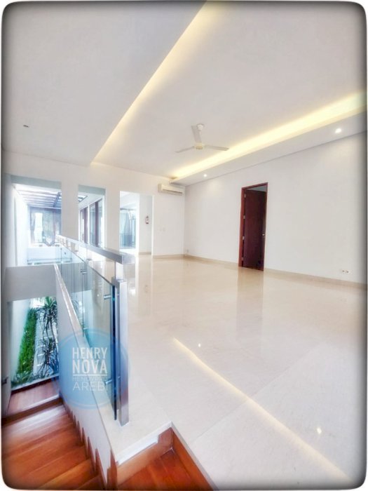 KEMANG MODERN TROPICAL STYLE BARU RENOV TURUN HARGA