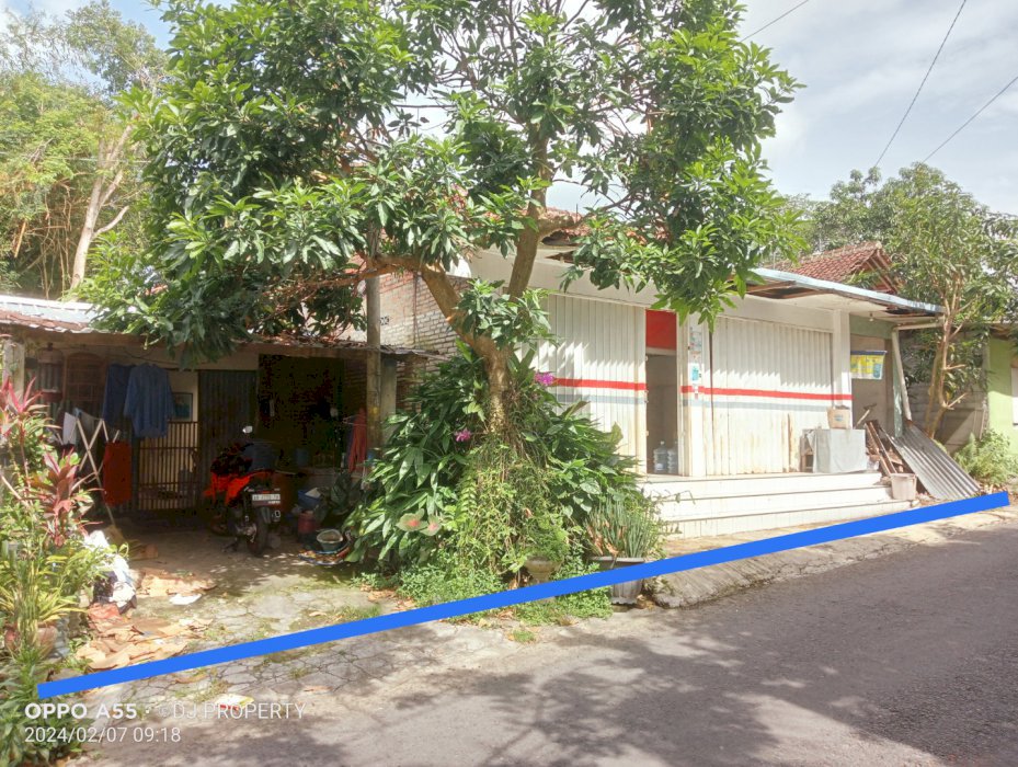 Rumah plus ruang usaha timur lapangan kasihan bantul