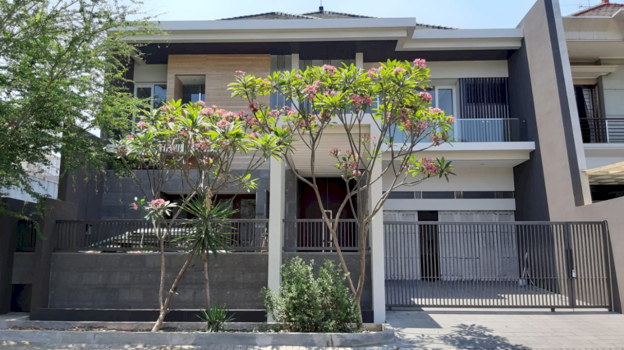 DIJUAL RUMAH BARU MEWAH LOKASI SURABAYA