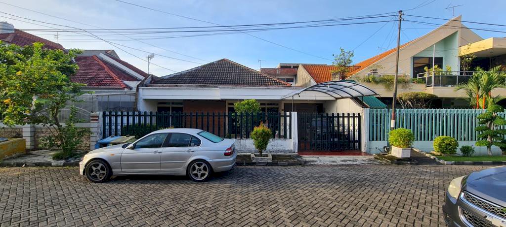 DIJUAL RUMAH SEMI FURNISH DI PERUM WISMA MUKTI SBY TIMUR