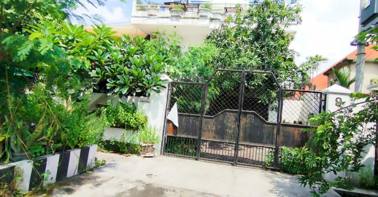 DIJUAL RUMAH 3 LANTAI DI WIDODAREN SURABAYA
