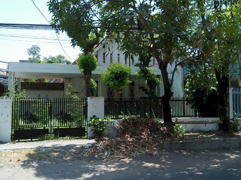 DIJUAL RUMAH HITUNG TANAH JALAN TUMABEL SURABAYA
