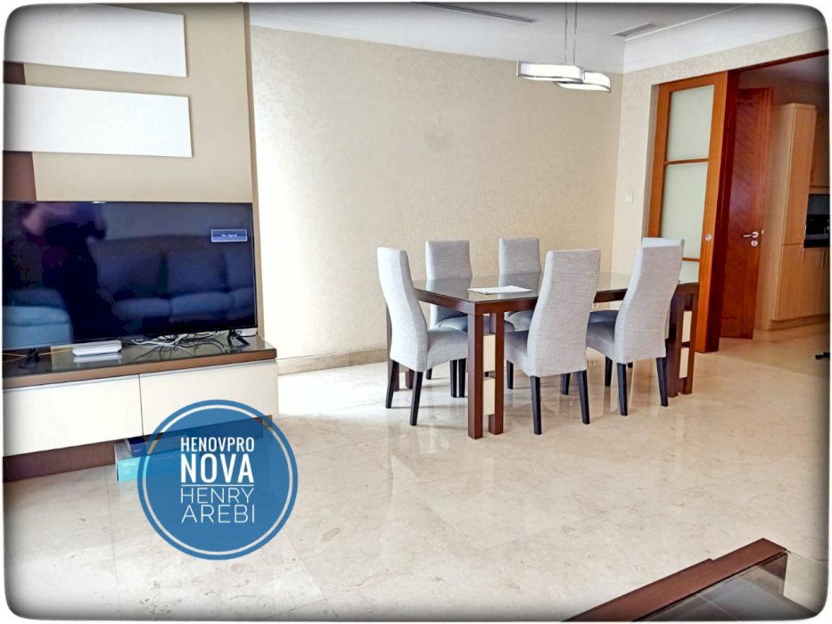 Pakubuwono Residence Unit Cantik 3+1BR Pool View