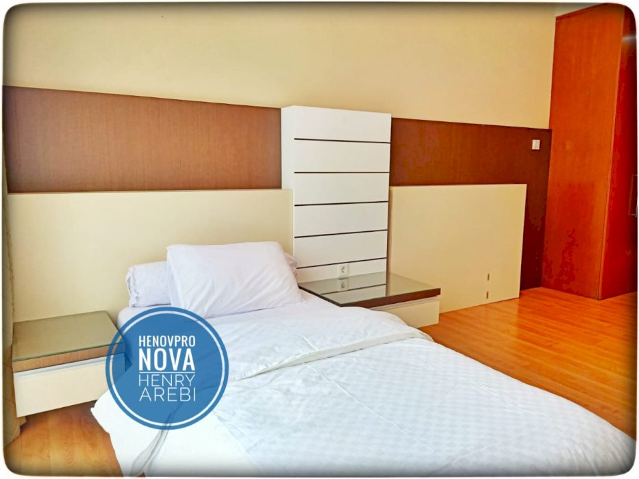 Pakubuwono Residence Unit Cantik 3+1BR Pool View