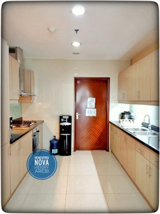 Pakubuwono Residence Unit Cantik 3+1BR Pool View