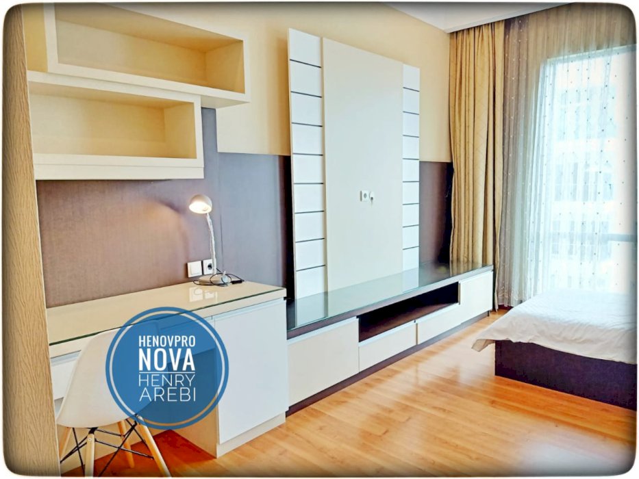 Pakubuwono Residence Unit Cantik 3+1BR Pool View