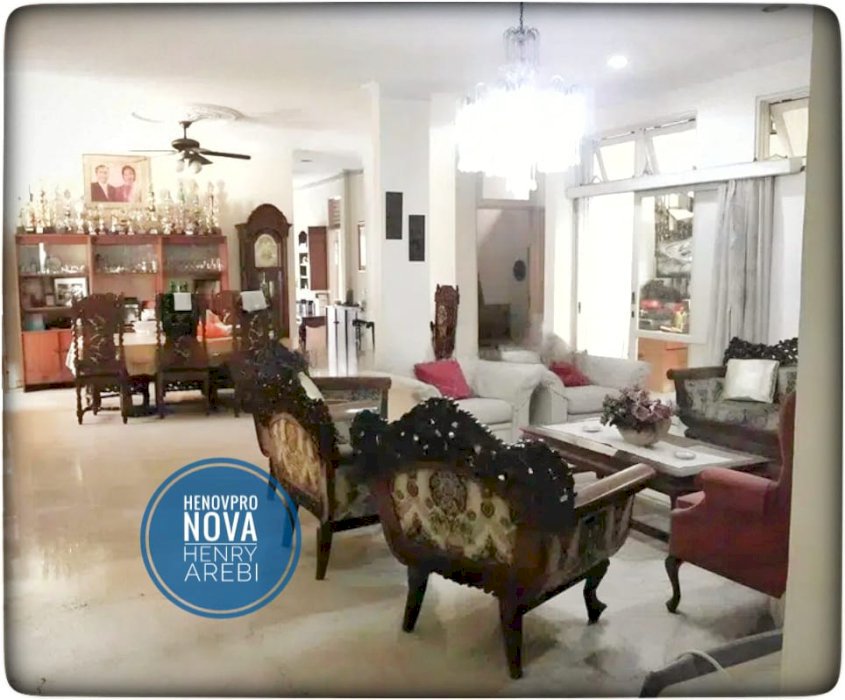 TURUN HARGA DARI 42 M JADI 20 DIJUAL BU Rumah di Menteng