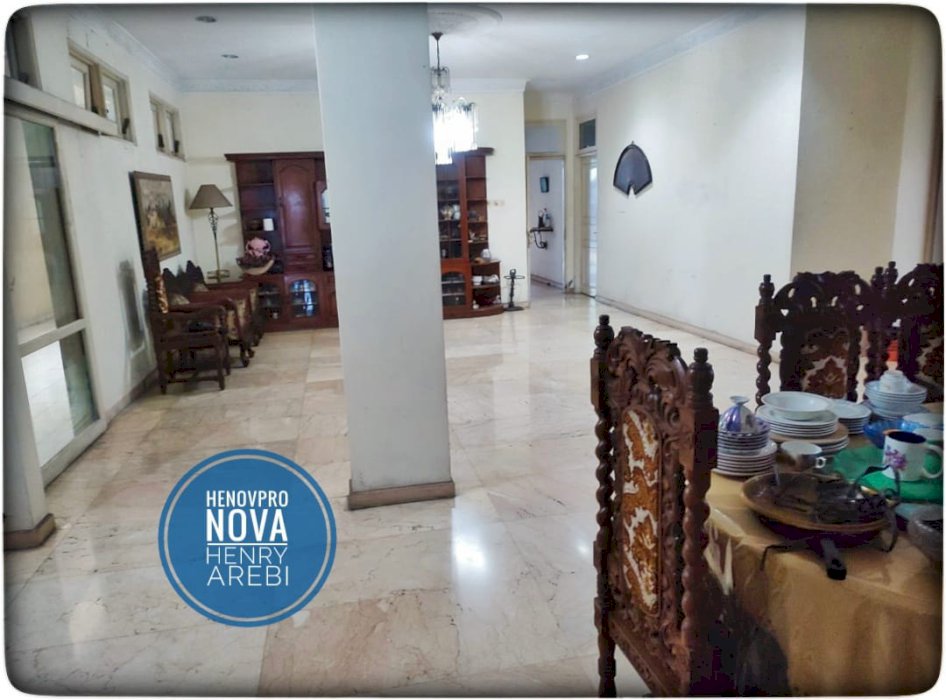 TURUN HARGA DARI 42 M JADI 20 DIJUAL BU Rumah di Menteng