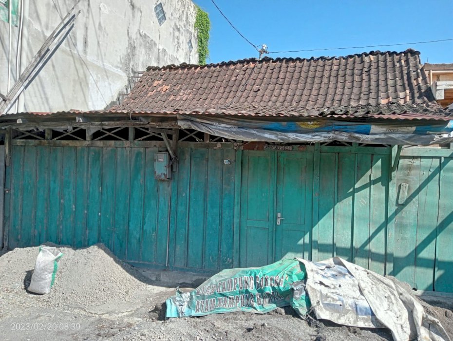 DIJUAL TANAH DENGAN BANGUNAN TUA MASARAN SIAP DIKEMBANGKAN