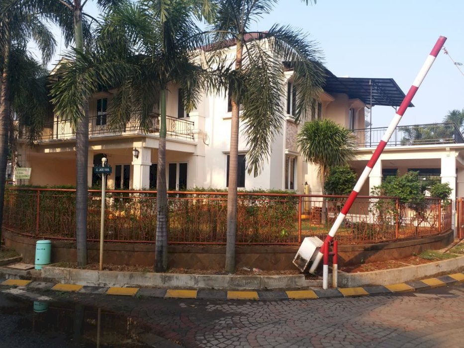 Rumah Permata Mediterania 2 Lt. SHM Hoek Dijual Dibawah Appraisal