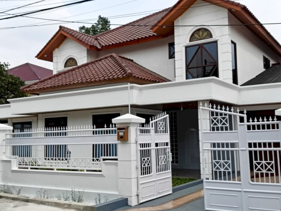 Rumah lama Masih bisa huni dan kayak utk kntr Atau wisma