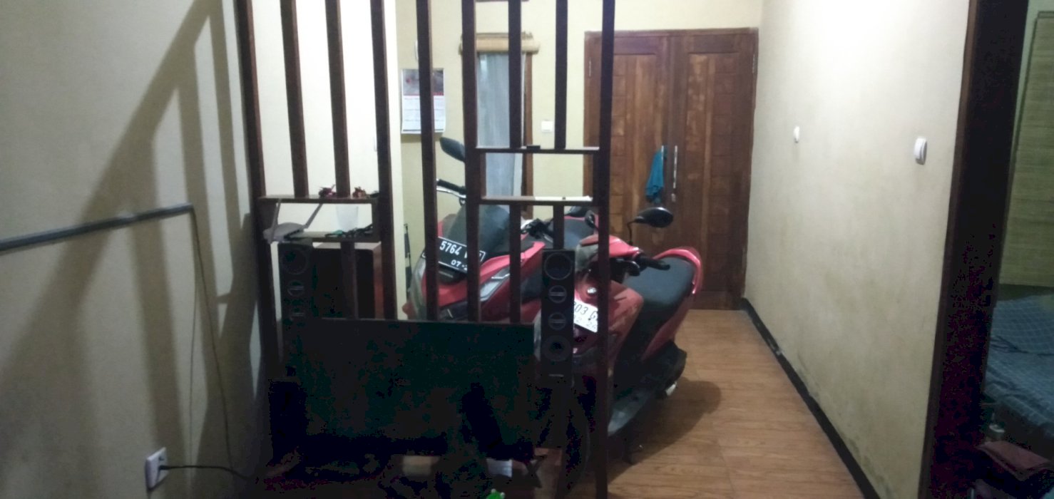 Dijual Rumah 2 Lantai 3 kamar tidur .