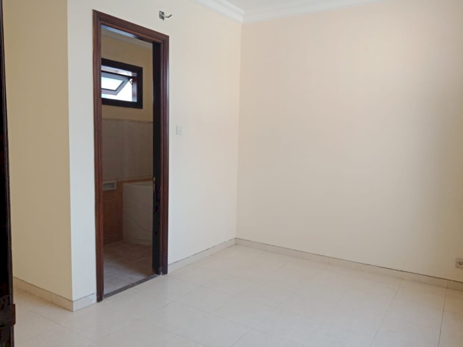 0771 - Disewakan Rumah LB 146m2 LT 180m2 di Wisata Bukit Mas