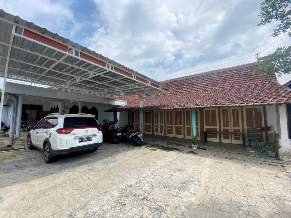 Rumah + Tempat Usaha Studio Foto