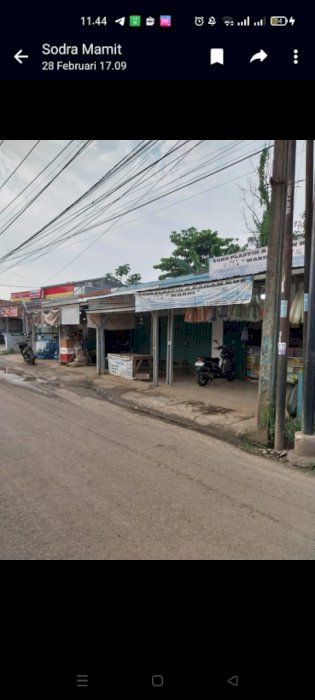 Ruko pinggir jalan rame penduduk