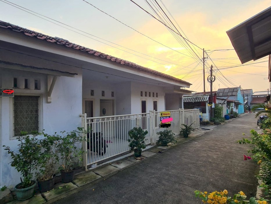 RUMAH HOOK MASUK MOBIL PERUMNAS DEPOK TIMUR