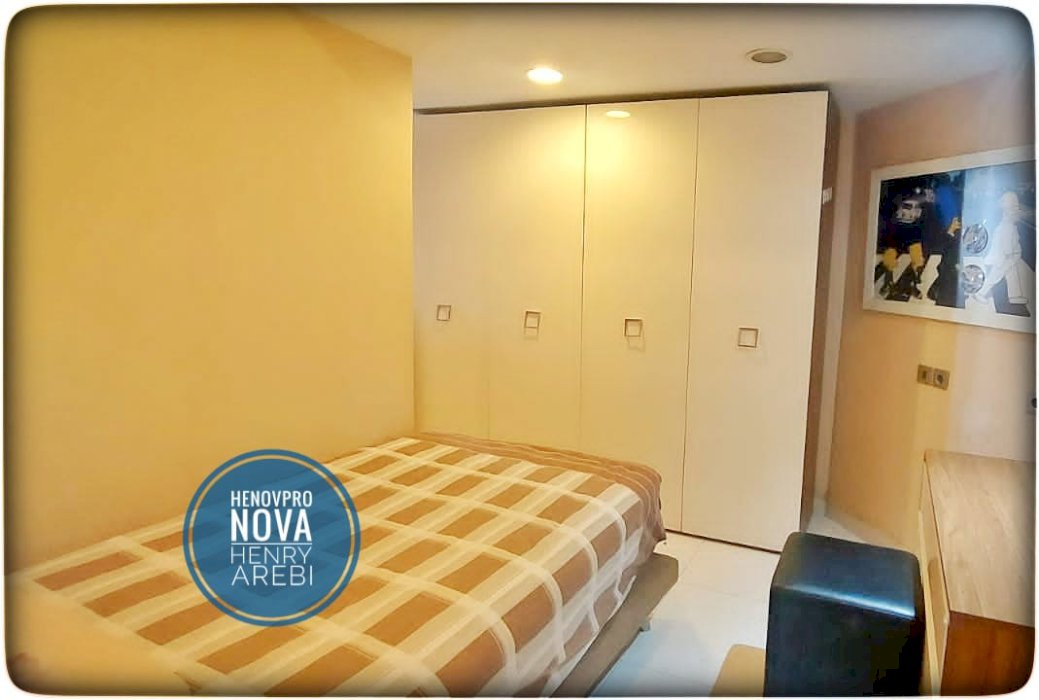 Taman Anggrek Condo 2+1 BR Lantai Rendah Sdh Renov Hadap Timur