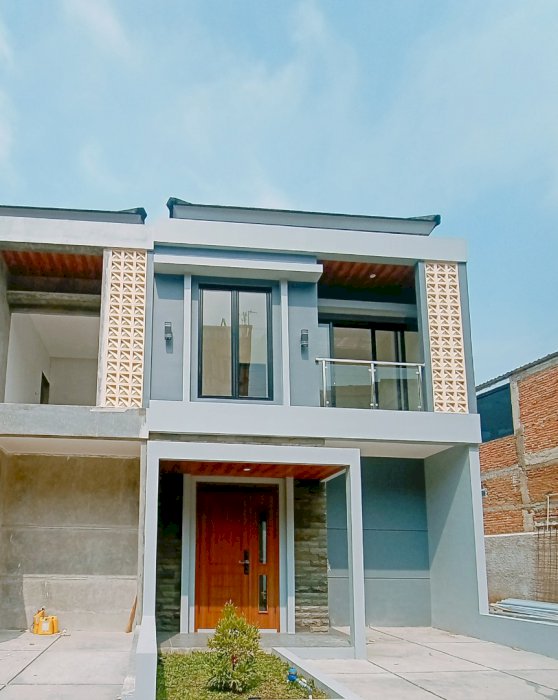 Rumah cantik 2 lantai DP ringan