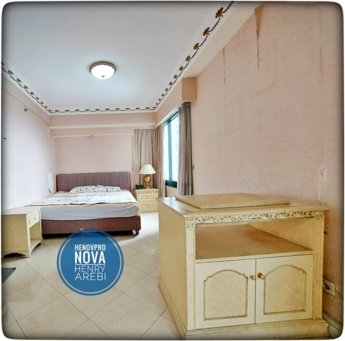 Taman Anggrek Condo 4+1 BR SPECIAL UNIT Sdh Renov Hadap Pool+City