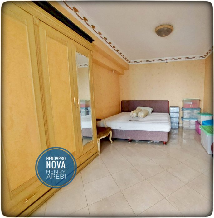 Taman Anggrek Condo 4+1 BR SPECIAL UNIT Sdh Renov Hadap Pool+City