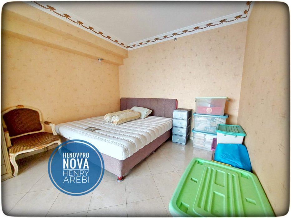 Taman Anggrek Condo 4+1 BR SPECIAL UNIT Sdh Renov Hadap Pool+City