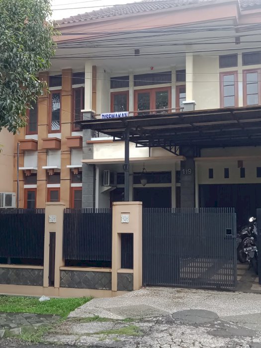 Di sewakan satu unit rumah 2 lantai di komplek batununggal indah