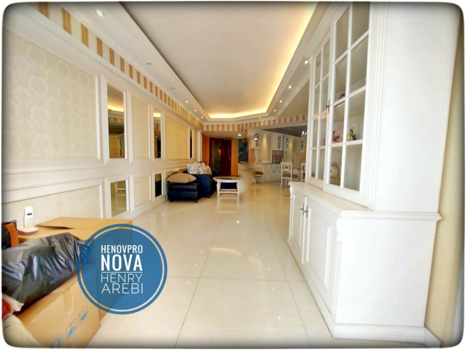 Taman Anggrek Condo 3+1BR SPECIAL UNIT Sdh Renov Brand New