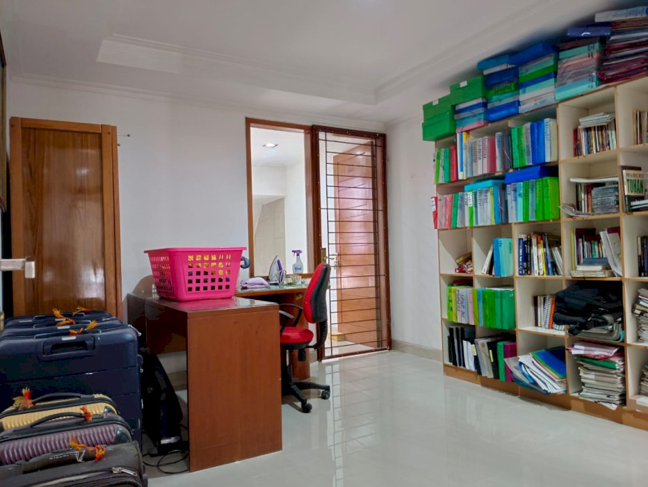 RUMAH LUX 4 LANTAI DISC Rp 2.5M DEKAT  SUDIRMAN SEMANGGI - JAKARTA