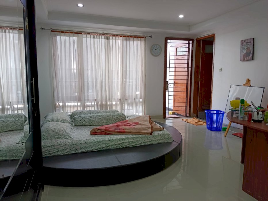 RUMAH LUX 4 LANTAI DISC Rp 2.5M DEKAT  SUDIRMAN SEMANGGI - JAKARTA