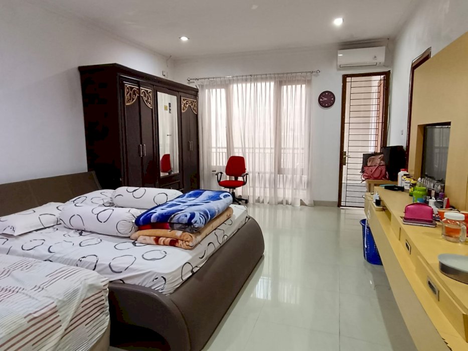 RUMAH LUX 4 LANTAI DISC Rp 2.5M DEKAT  SUDIRMAN SEMANGGI - JAKARTA