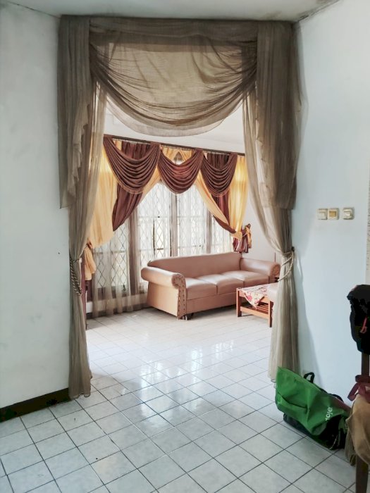Rumah Perlu Renov Dekat Kampus UPN Veteran Pondok Labu Jakarta Selatan