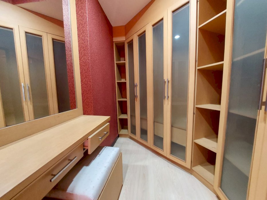 Taman Anggrek Unit Cantik 3+1 BR Full Furnish+Renov CityView