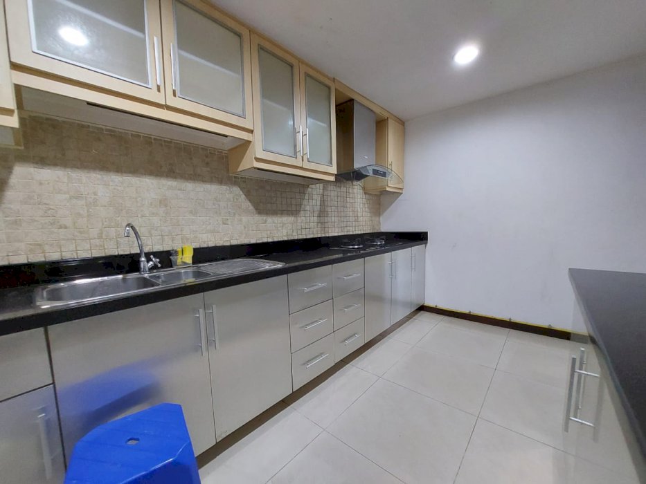 Taman Anggrek Unit Cantik 3+1 BR Full Furnish+Renov CityView