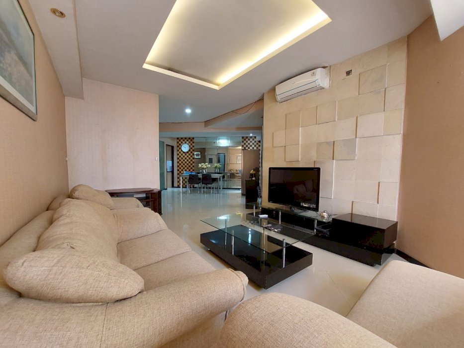 Taman Anggrek Unit Cantik 3+1 BR Full Furnish+Renov CityView
