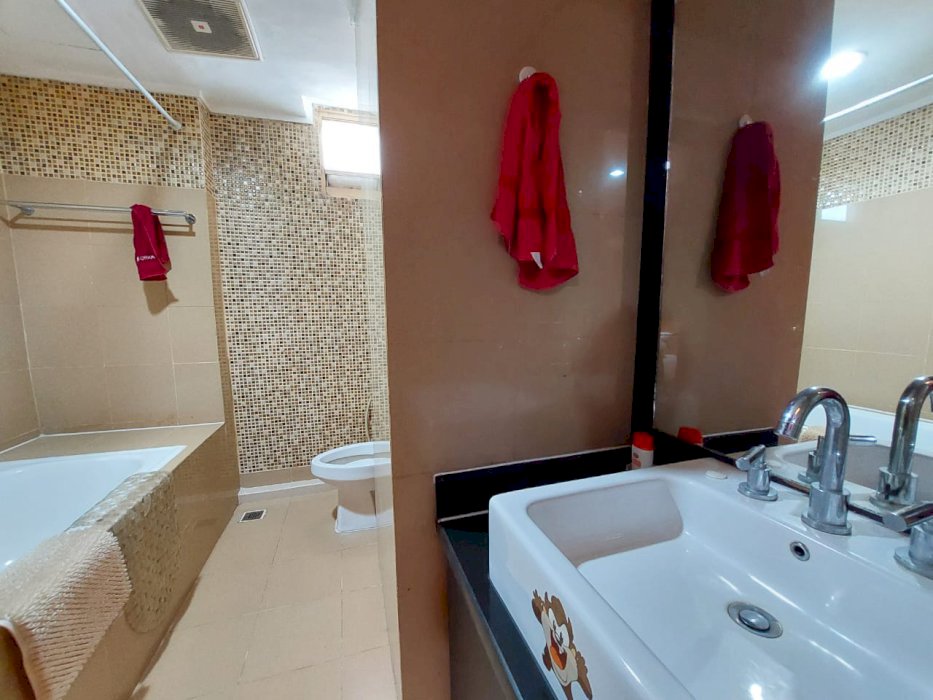 Taman Anggrek Unit Cantik 3+1 BR Full Furnish+Renov CityView