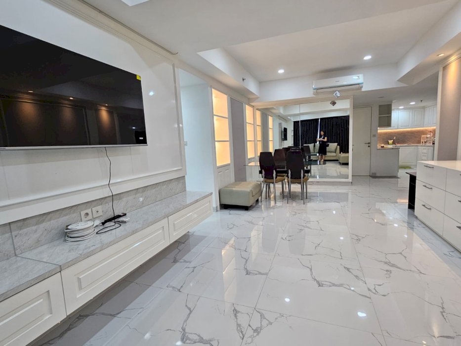 Taman Anggrek Unit SUDUT BRAND NEW 2+1 BR Full Furnish+Renov CityView