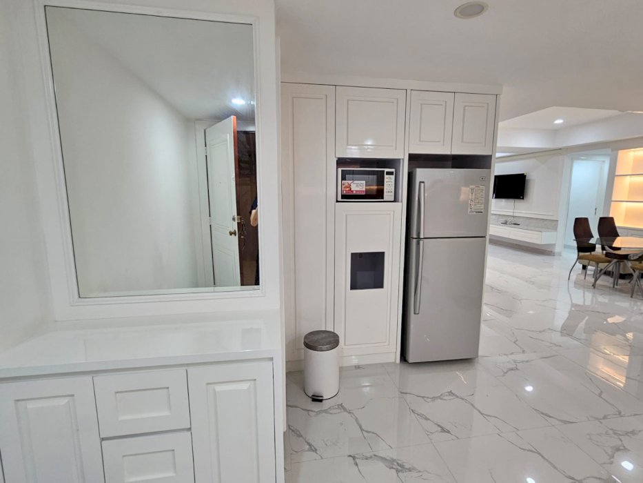 Taman Anggrek Unit SUDUT BRAND NEW 2+1 BR Full Furnish+Renov CityView