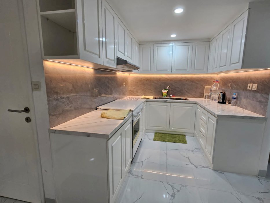 Taman Anggrek Unit SUDUT BRAND NEW 2+1 BR Full Furnish+Renov CityView