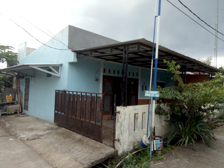 Jual Rumah Strategis di jalan Utama Perumahan
