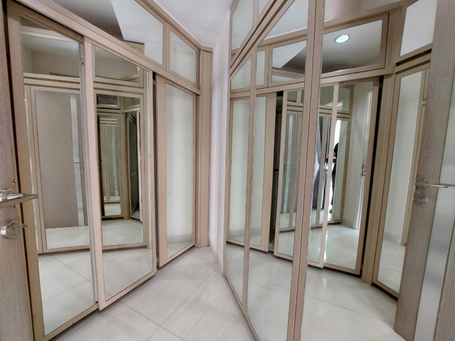 Taman Anggrek Unit BRAND NEW 3+1 BR Full Furnish+City View