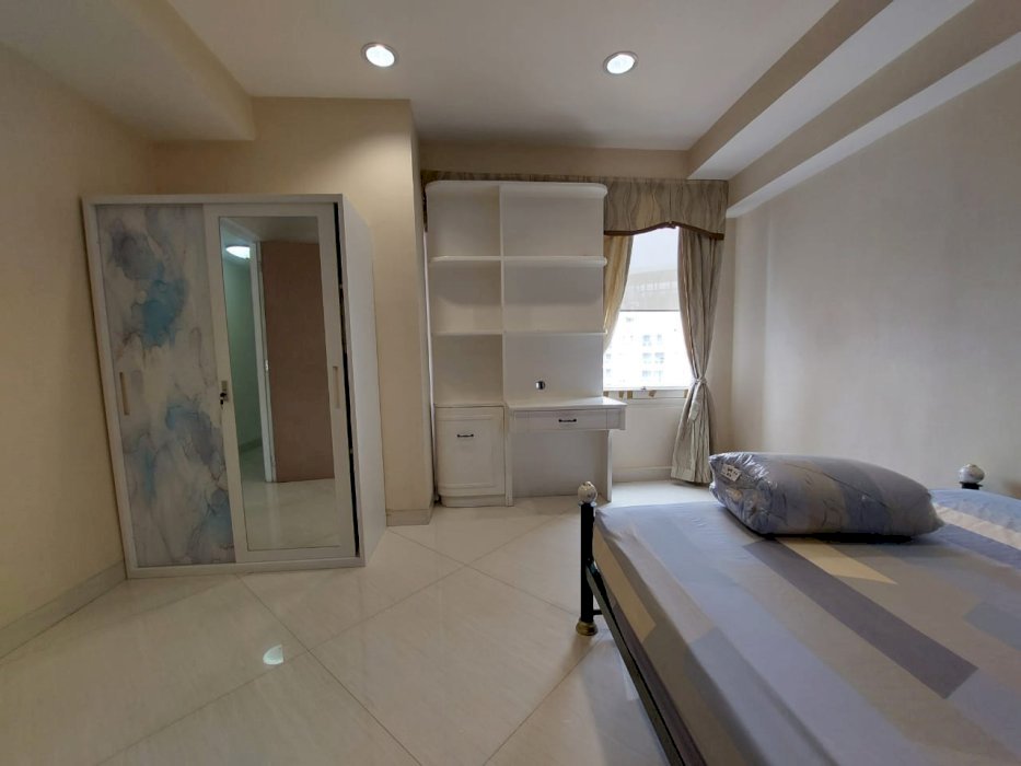 Taman Anggrek Unit BRAND NEW 3+1 BR Full Furnish+City View