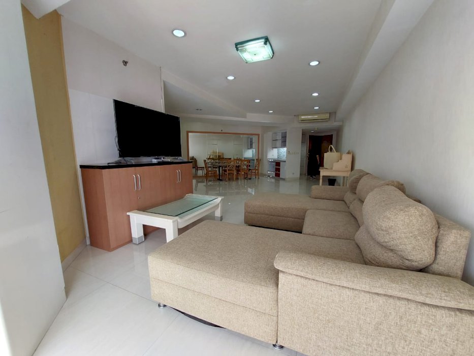 Taman Anggrek Unit BRAND NEW 3+1 BR Full Furnish+City View
