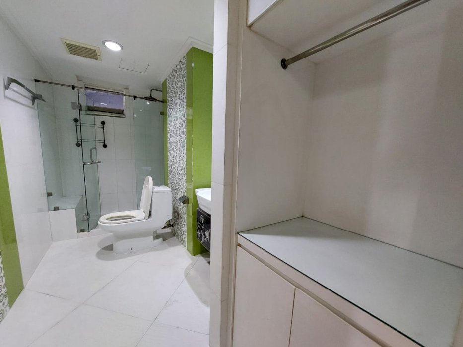 Taman Anggrek Unit BRAND NEW 3+1 BR Full Furnish+City View